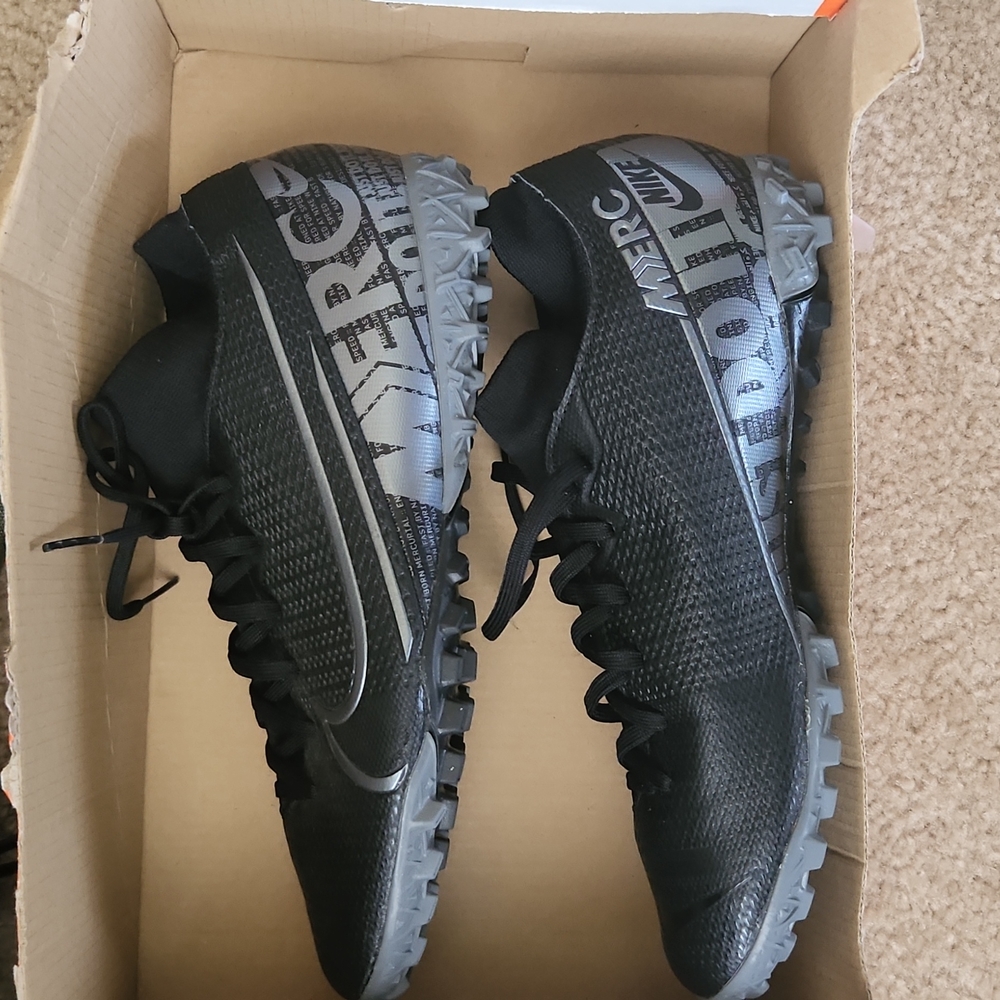 Nike Mercurial Superfly Size 6.5 (kids)